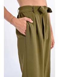 Pantalón largo con lazada y pliegues