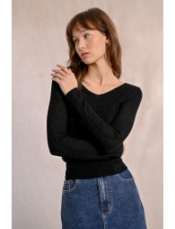 Fitted knit sweater with wide collar