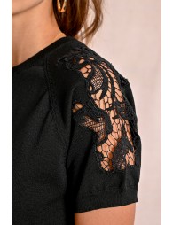 Knitted sweater, short lace sleeves