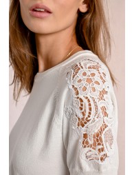 Knitted sweater, short lace sleeves