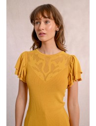 Fitted T-shirt with ruffled sleeves