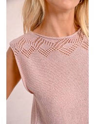 Sleeveless knit sweater