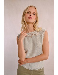 Sleeveless knit sweater