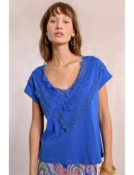 Fitted t-shirt with lace detail