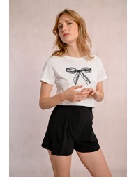 Fitted t-shirt with lace bow pattern