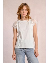 T-shirt with lace detail on the shoulders