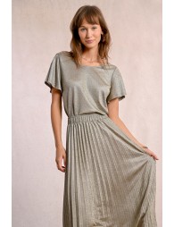 Long pleated and iridescent skirt