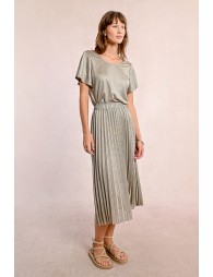 Long pleated and iridescent skirt