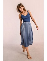 Long pleated and iridescent skirt