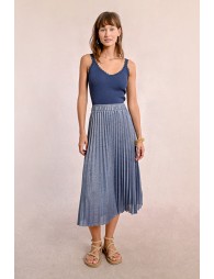 Long pleated and iridescent skirt