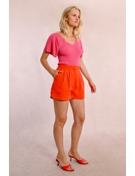 High-waisted pleated shorts