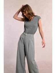 Straight pants with pleats