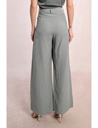 Straight pants with pleats