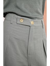 Straight pants with pleats