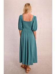 Mid-length dress, slit