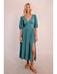 Mid-length dress, slit