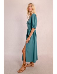 Mid-length dress, slit