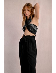 Pantalón largo con lazada y pliegues