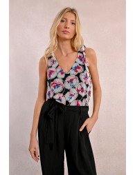 Sleeveless, semi-transparent, printed top