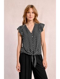 Polka dot blouse ties at the waist