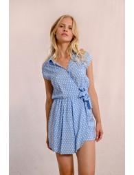 Mid-length shirt dress, tieable at the waist