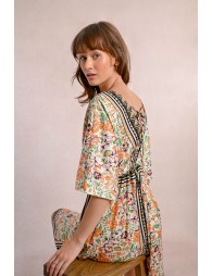 Vestido corto con estampado y lazada