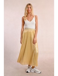 Long pleated and iridescent skirt