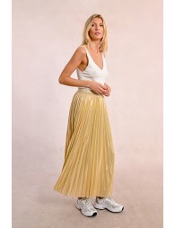 Long pleated and iridescent skirt