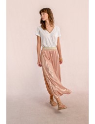 Long pleated and iridescent skirt