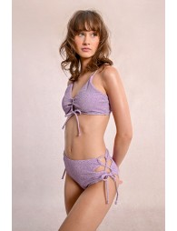 Braguita de bikini con lazada y aberturas