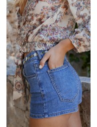 Short vaquero detalle flores